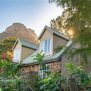 https://houtkapperspoort-mountain-cottages.hotels-capetown.com