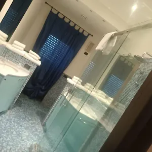 https://residence-taverna.emilia-romagnahotels.net